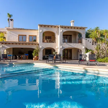 Villa Xenofilia 7 *